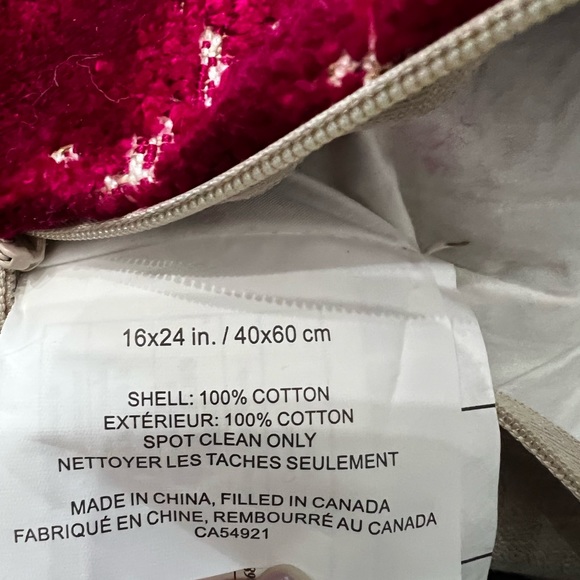 #31–Accent pillow - Picture 6 of 7